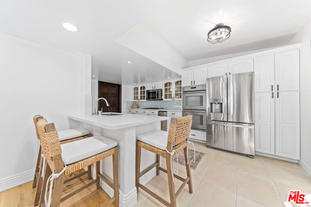 1508 N Beverly Glen Boulevard, Los Angeles CA: https://media.crmls.org/mediaz/0602857c-378d-4ba0-bedc-435076a631e7.jpg