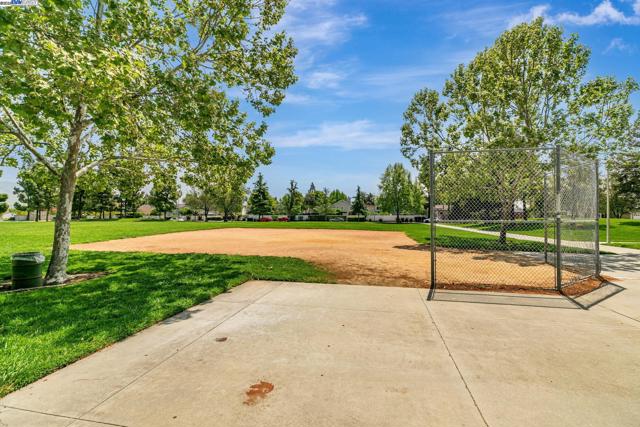 Image 56 of 58 For 42210 Live Oak Cir