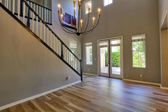 1250 Sunrise Drive, Gilroy CA: https://media.crmls.org/mediaz/06033972-9838-40c9-8aee-2b9e76732d13.jpg