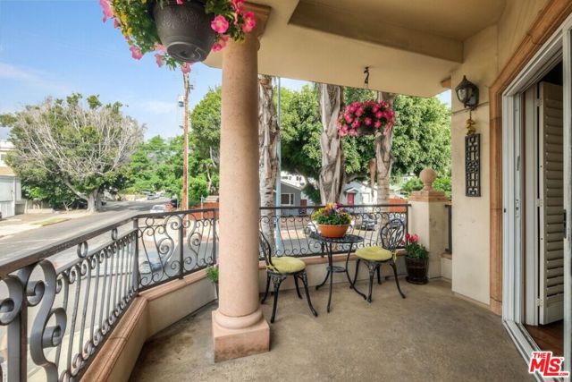 11578 Iowa Avenue, Los Angeles CA: https://media.crmls.org/mediaz/0603dd0c-19ff-480b-b685-baf55c21c5ea.jpg