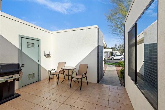 1711 Grand Bahama Drive W, Palm Springs, CA 92264