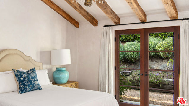 24650 Blue Dane Lane, Malibu CA: https://media.crmls.org/mediaz/06046540-a91f-473d-af6b-3b183038c623.jpg