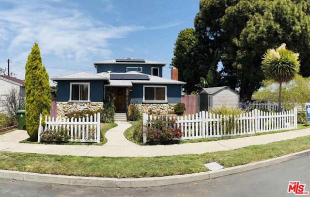 4938 Imlay Avenue, Culver City CA: https://media.crmls.org/mediaz/060541f9-a0a7-4593-954b-88f400eb416b.jpg