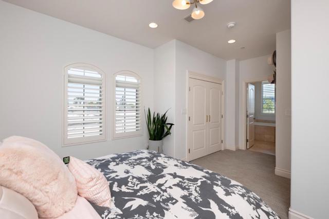 Image 17 of 35 For 1137 Paloma Avenue A