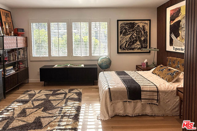 11575 Dona Dorotea Drive, Studio City CA: https://media.crmls.org/mediaz/06070d4b-6d76-4628-a561-7468cb966825.jpg
