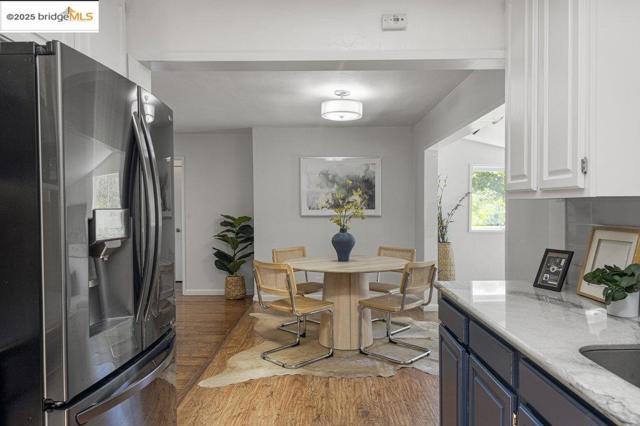 615 Manuel Dr, Novato CA: https://media.crmls.org/mediaz/06071cb1-bcbd-47af-a256-efc3bc2f9fc0.jpg