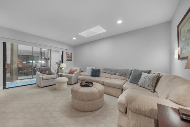 209 Bouquet Canyon Drive, Palm Desert, CA 92211