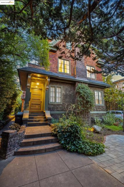 2633 Benvenue, Berkeley CA: https://media.crmls.org/mediaz/06086eae-7245-493b-b06f-e1392895a5f2.jpg