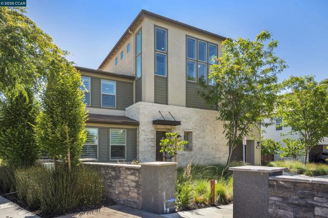 5755 Juniper Way, Dublin CA: https://media.crmls.org/mediaz/060881ad-2ecc-4903-b80f-320cd02bc951.jpg