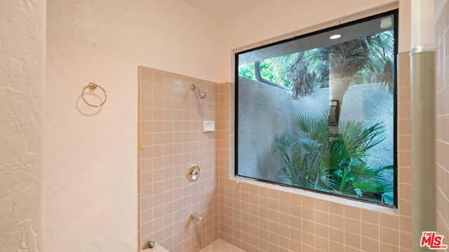 1592 S Compadre Road, Palm Springs CA: https://media.crmls.org/mediaz/060923fb-70d7-4c10-81db-4e1467dcead9.jpg