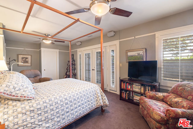 13721 W Telegraph Road, Santa Paula CA: https://media.crmls.org/mediaz/06093fab-71e9-450a-994f-0a5216899781.jpg