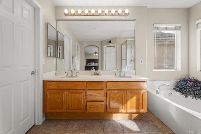 Detail Gallery Image 26 of 44 For 1959 Oxford Ct, Vista,  CA 92081 - 3 Beds | 2/1 Baths