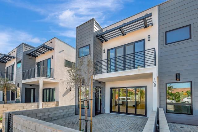 109 Daisy, Imperial Beach CA: https://media.crmls.org/mediaz/06097c9c-172a-4e08-8c21-f06e28321daa.jpg