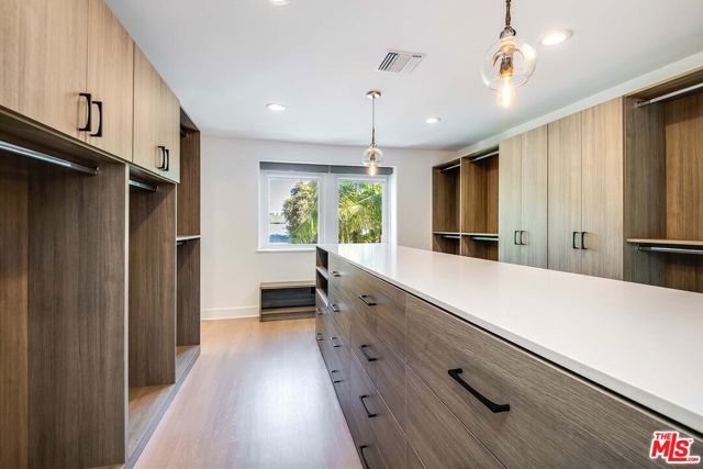 3201 Viola Place, Marina del Rey CA: https://media.crmls.org/mediaz/06098694-d4a4-44bd-b4c0-dc11c350955d.jpg