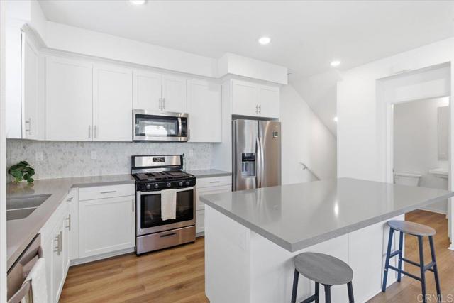 Detail Gallery Image 12 of 37 For 2323 Stardust, Escondido,  CA 92025 - 2 Beds | 2/1 Baths