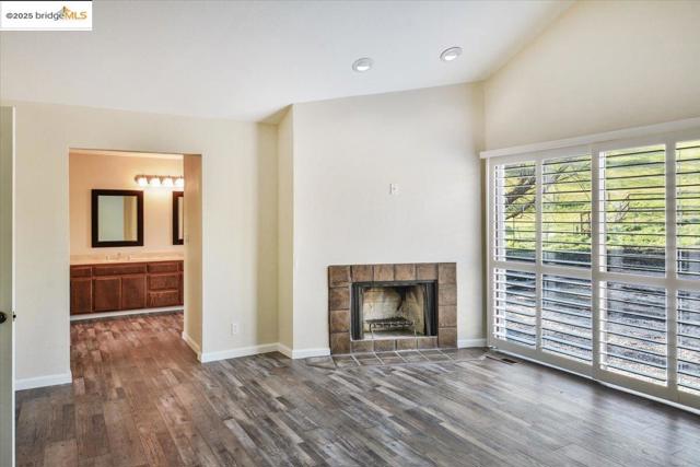 1610 Lawrence Rd, Danville CA: https://media.crmls.org/mediaz/0609d61c-de24-4a4b-a8c3-9e85a0a27725.jpg
