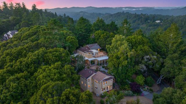 825 Skyward Drive, Aptos CA: https://media.crmls.org/mediaz/060a9153-ba4c-4463-a73e-0aa90100fd80.jpg