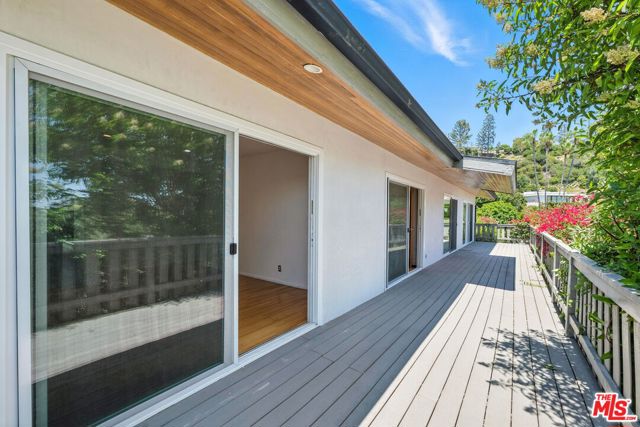 1317 Devlin Drive, Los Angeles CA: https://media.crmls.org/mediaz/060ae9cc-d297-4950-9a20-d606d78e71a5.jpg