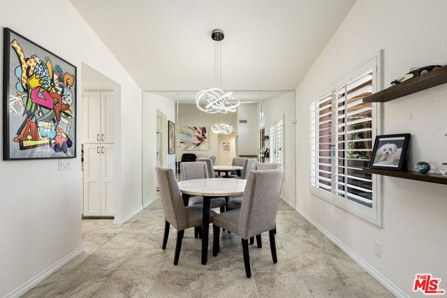 69385 Avenida De Las Montanas, Cathedral City CA: https://media.crmls.org/mediaz/060bc302-62d5-459a-82d8-55fd6170fd0f.jpg