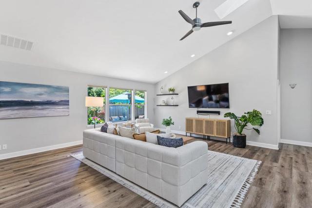 405 Esmeralda Drive, Santa Cruz CA: https://media.crmls.org/mediaz/060bdb23-ff7a-4e12-8142-9d958aa6e26c.jpg
