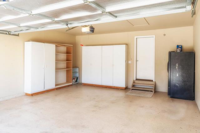 4009 W Lakeshore Drive, San Ramon CA: https://media.crmls.org/mediaz/060c0ed8-4c08-4d43-a5d9-f0acdc2a0c95.jpg