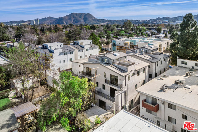 10819 Morrison Street, North Hollywood CA: https://media.crmls.org/mediaz/060c718c-30cb-4944-bc6c-baf54a75b179.jpg
