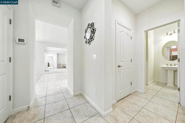 630 Oscar St, Vallejo CA: https://media.crmls.org/mediaz/060e1b6d-6650-4ffe-9557-f695c555208a.jpg