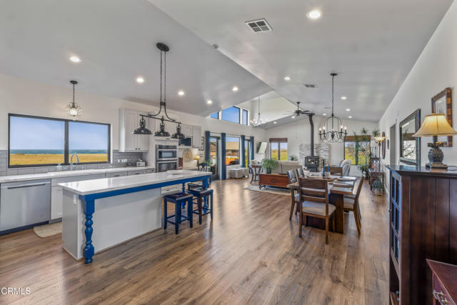 Detail Gallery Image 7 of 42 For 19251 Monterey Ave, Fort Bragg,  CA 95437 - 3 Beds | 3 Baths