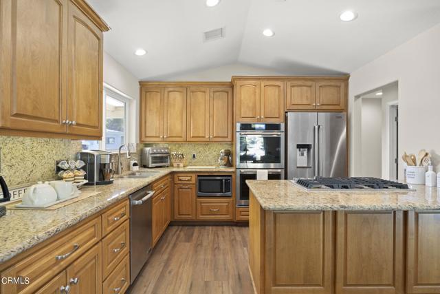 784 Via Arroyo, Ventura CA: https://media.crmls.org/mediaz/060ea8d8-b963-4830-af3d-8be79619e997.jpg