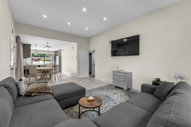 5803 Los Santos Drive #19, Palm Springs, CA 92264