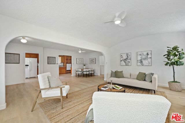 3588 Helms Avenue, Culver City CA: https://media.crmls.org/mediaz/060fb9e9-9e4f-4466-8560-55883b7b8826.jpg