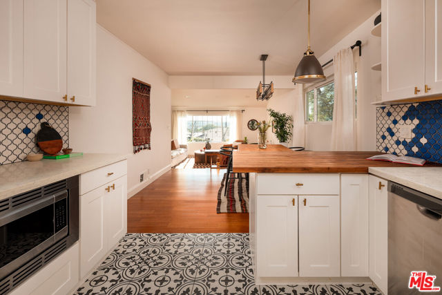 3639 Roderick Road photo 13