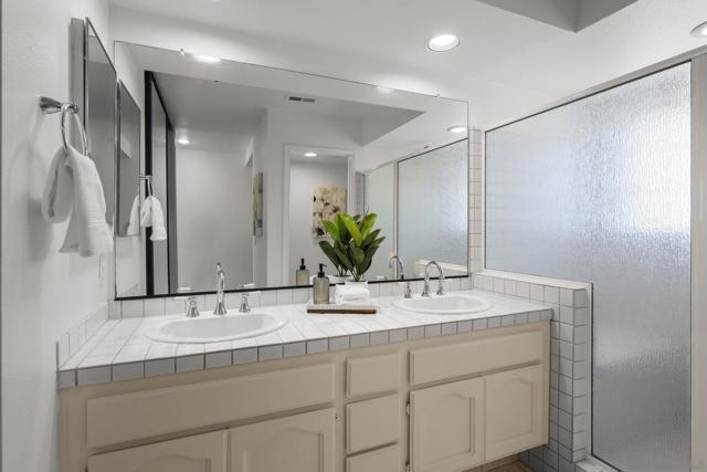 1894 Spyglass Cir, Vista CA: https://media.crmls.org/mediaz/0610c411-8536-4eec-95e1-92279029102a.jpg