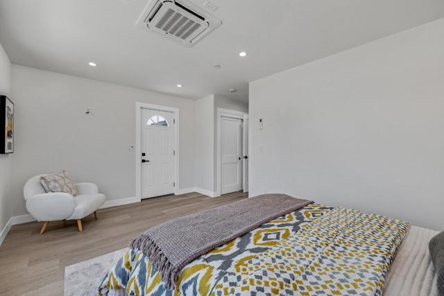 35 Arch Street, Redwood City CA: https://media.crmls.org/mediaz/0610dd0d-ecdb-4f37-92d7-d6936695cffa.jpg