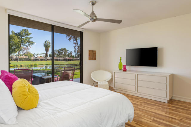 2910 Calle Loreto, Palm Springs CA: https://media.crmls.org/mediaz/061145b5-1454-4d1e-90c8-f92403b63063.jpg