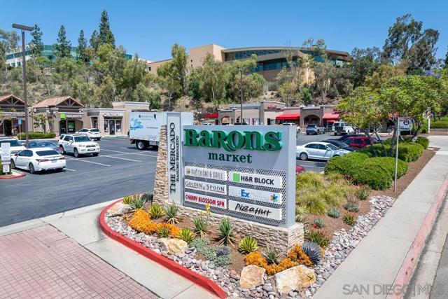 11289 Silver Buckle Way, San Diego CA: https://media.crmls.org/mediaz/06119ac7-6ac9-4a46-8ddb-352eddafa61e.jpg