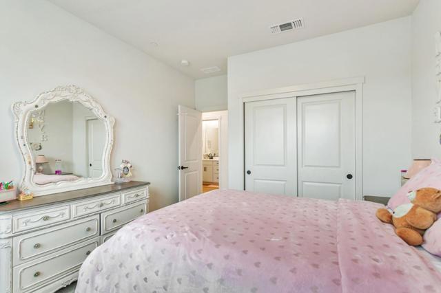 172 Vienna Way, Hollister CA: https://media.crmls.org/mediaz/06127249-ff65-476a-9945-db434e9ed03c.jpg