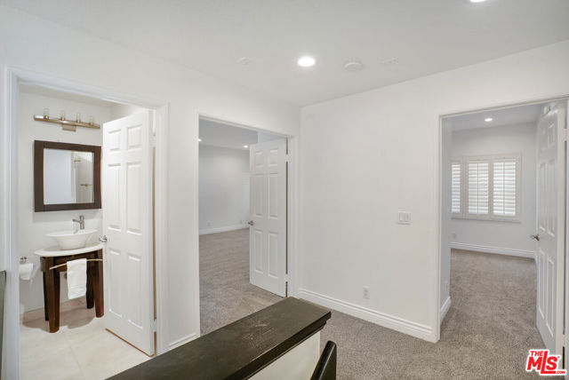 11636 Montana Avenue, Los Angeles CA: https://media.crmls.org/mediaz/06131bcb-8878-4ebd-8661-6bb4062cca93.jpg
