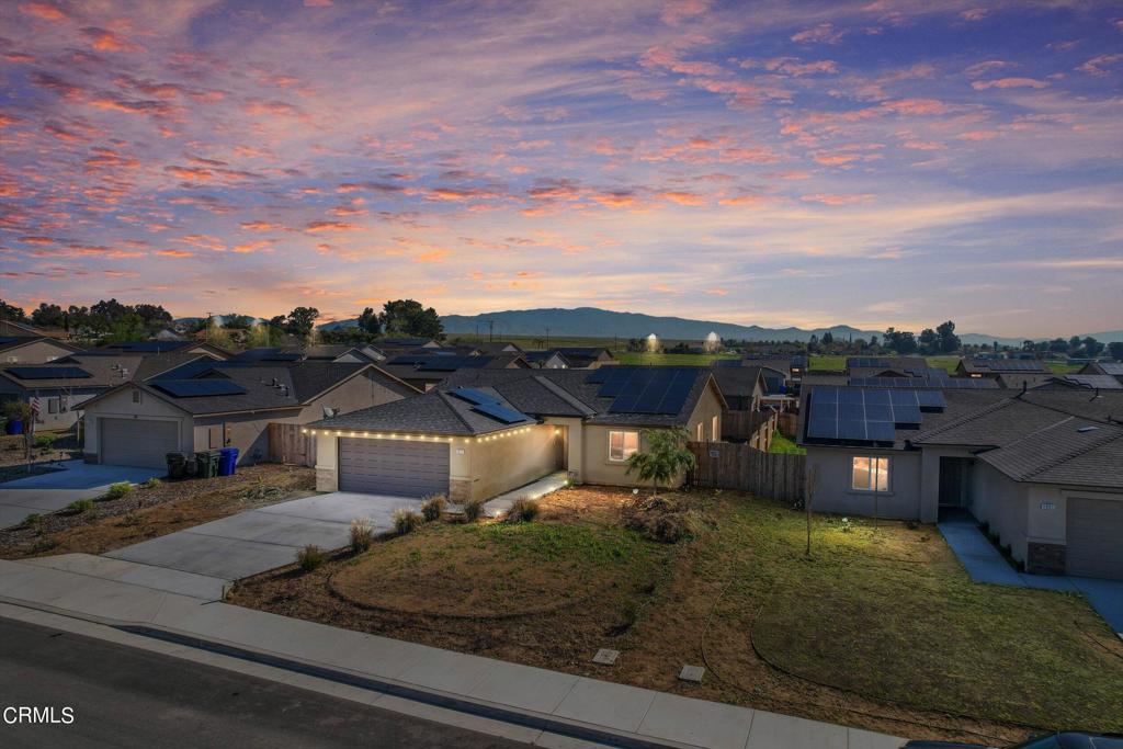 1037 Honeybell Court, Bakersfield, CA 93306