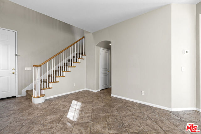 30319 Cedar Oak Lane, Castaic CA: https://media.crmls.org/mediaz/0613c036-003b-44b5-83d2-d5231984f81c.jpg