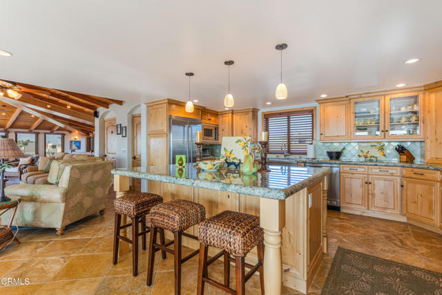 268 Sunset Drive, Oxnard CA: https://media.crmls.org/mediaz/0613c98b-b1fb-49a6-947b-b7386af84810.jpg