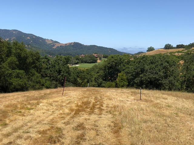 23 E Pronghorn Run, Carmel CA: https://media.crmls.org/mediaz/06140d27-bd7a-46e0-99c0-b3f305f9f644.jpg