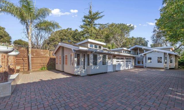 148 Kingsley Avenue, Palo Alto CA: https://media.crmls.org/mediaz/06149909-44c7-4fa5-b0f7-9e31109dfc0d.jpg