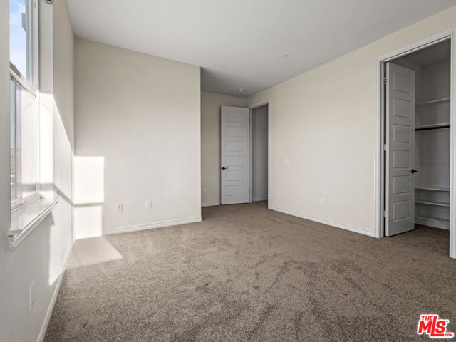 26420 Township Street, Santa Clarita CA: https://media.crmls.org/mediaz/0614df0d-d0fa-4eca-b14e-d69a24725780.jpg