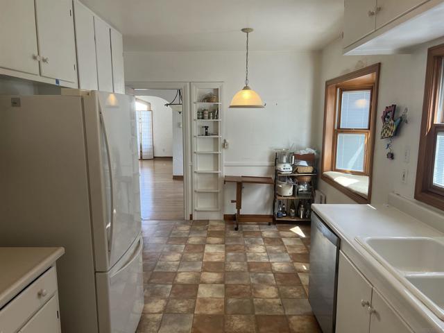 4866 Sussex Drive, San Diego CA: https://media.crmls.org/mediaz/06156b30-7d82-4102-88d1-97757410fa67.jpg