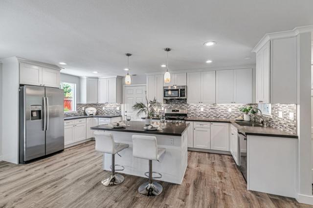1580 Alameda De Las Pulgas, Redwood City CA: https://media.crmls.org/mediaz/0615a4a5-8c8c-46d4-8183-80b15f1d20dc.jpg