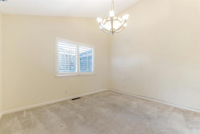 Image 21 of 46 For 18745 Cavendish Dr