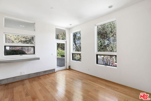 1801 Baxter Street, Los Angeles CA: https://media.crmls.org/mediaz/0615e6e5-44d2-465a-bbbb-a10b1631942e.jpg
