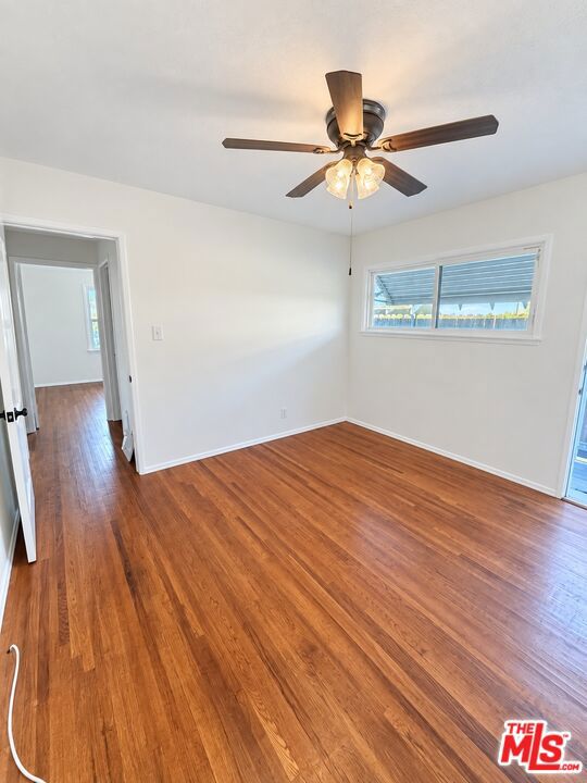 12811 Oxnard Street, 1 photo 15