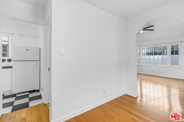 5918 3/4 Willoughby Avenue, Los Angeles CA: https://media.crmls.org/mediaz/06172256-90f4-4b13-a34b-42b493396acc.jpg